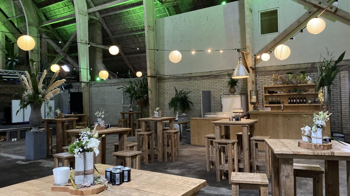 button bruiloft op locatie