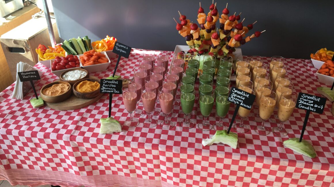 gezonde-lunch-met-fruit-smoothies