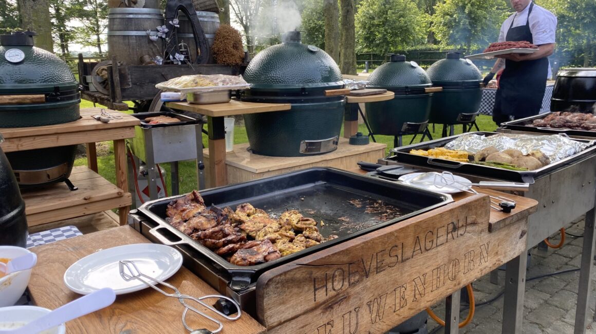 meerhoeve-middenmeer-catering-bbq-zomer-vlees-brood-sla.jpg